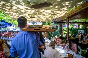 καύσωνας, ταβερνα