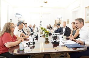 Συνάντηση Mητσοτάκη με εκπροσώπους ΑμεΑ για το πρόγραμμα «Προσβασιμότητα κατ’ οίκον»