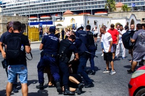 Παραπληροφόρηση ότι το βίντεο που απεικονίζει σύλληψη στη Ρόδο τραβήχτηκε στη Δυτική Όχθη το 2020