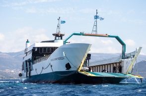 Προσάραξη φέρι μποτ στα Νέα Στύρα: Κατατέθηκε το σχέδιο ανέλκυσης - Το απόγευμα ξεκινούν οι εργασίες