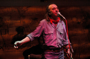 Νίκος Παπάζογλου