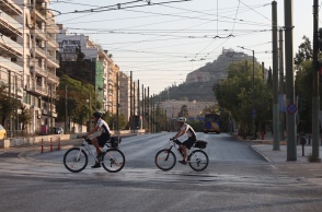 Ποδηλάτες στη βασιλίσσης Όλγας