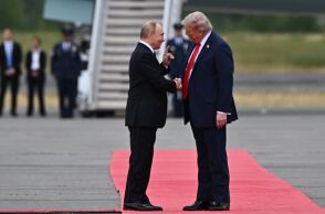 Η γλώσσα του σώματος «μιλά» για τη συνάντηση Τραμπ - Πούτιν στην Αλάσκα: Από τον εγκάρδιο χαιρετισμό στην ψυχρή χειραψία - Ειδικός εξηγεί