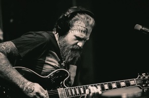 Νεκρός σε τροχαίο ο κιθαρίστας και ιδρυτικό μέλος των Mastodon, Μπρεντ Χιντς