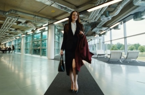 Η Έμα Στόουν στο «Bugonia» του Γιώργου Λάνθιμου