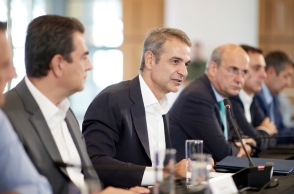 Ο Κυριάκος Μητσοτάκης συναντάται με πρυτάνεις, παραγωγικούς και επιστημονικούς φορείς της Θεσσαλονίκης ενόψει της 89ης ΔΕΘ