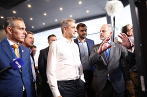 Οι ειδήσεις και τα παραπολιτικά της επίσκεψης Μητσοτάκη στα περίπτερα της ΔΕΘ