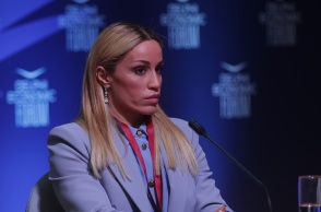 Καρολίνα Πελενδρίτου: Δεν της επετράπη η είσοδος σε ταξί με τον σκύλο-οδηγό της