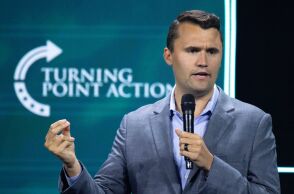 Πυροβολισμοί κατά του Αμερικανού δεξιού ακτιβιστή Τσάρλι Κερκ σε εκδήλωση