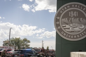 Τσάρλι Κερκ: Υπάρχουν βίντεο με τον ύποπτο, λέει το FBI - Εντοπίστηκε το όπλο της δολοφονίας