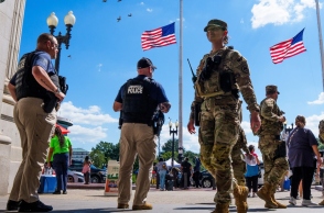Εθνοφορουρά και αστυνομία περιπολούν τους δρόμους μεγαλουπόλεων στις ΗΠΑ