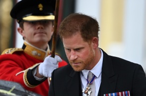 Τι οδήγησε στην επανένωση του Πρίγκιπα Χάρι με τον Βασιλιά Κάρολο