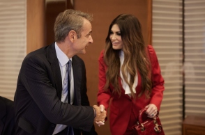 Ο Κυριάκος Μητσοτάκης με τη νέα πρέσβη των ΗΠΑ, Κίμπερλι Γκιλφόιλ
