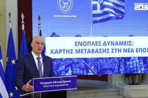 Τι αλλάζει στις Ένοπλες Δυνάμεις -  Στράτευση γυναικών, θητεία και μισθολόγιο