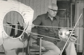 O Γιώργος Ζογγολόπουλος και το έργο του «Γλυπτό με κενό και σφαίρα»