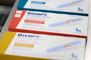 Γυναίκες που λαμβάνουν Ozempic αναφέρουν αλλαγές στη γεννητική περιοχή λόγω ταχείας απώλειας βάρους, οδηγούμενες σε επεμβάσεις αποκατάστασης.
