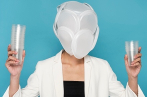 Μικροπλαστικά στον οργανισμό μας: Τι τρώμε, πίνουμε και αναπνέουμε χωρίς να το ξέρουμε