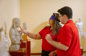 Η ομάδα της Freenow σε μία βιωματική εμπειρία στο Μουσείο Αφής του Φάρου Τυφλών Ελλάδος που μας υπενθυμίζει τη σημασία της ενσυναίσθησης και της προσβασιμότητας.