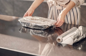 Αλουμινόχαρτο: Ο κρυφός κίνδυνος στην κουζίνα σου