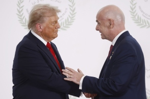 ο πρόεδρος των ΗΠΑ, Ντόναλντ Τραμπ με τον πρόεδρο της FIFA, Τζιάνι Ινφαντίνο