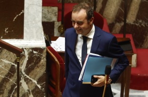 Γαλλία: Απορρίφθηκε η πρώτη πρόταση μομφής κατά της κυβέρνησης Λεκορνί