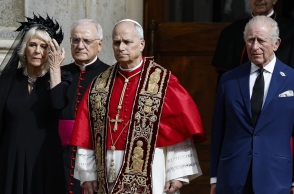 Βατικανό: Έπειτα από πέντε αιώνες Βρετανός μονάρχης και Πάπας προσεύχονται μαζί	