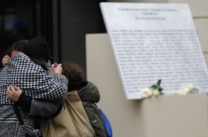 10 χρόνια μετά το Μπατακλάν, η γαλλική πολιτική φέρει ακόμη τα σημάδια των επιθέσεων