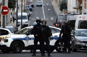 Φρίκη στη Γαλλία: Γυναίκα αυτοκτόνησε κόβοντας τον λαιμό της με αλυσοπρίονο σε πάρκινγκ καταστήματος