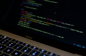 Παγκόσμιο μπλακ άουτ στο διαδίκτυο - Συνεχίζεται το χάος, τι συμβαίνει 