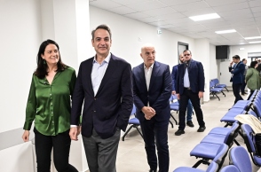 Επίσκεψη Μητσοτάκη - Κεραμέως στο νέο Κέντρο Πιστοποίησης Αναπηρίας του Πειραιά	