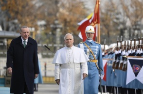 Ο Πάπας Λέων στην Άγκυρα: Ιστορικό ταξίδι και συνάντηση με Ερντογάν – Βαρθολομαίο