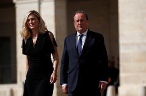 Ο πρώην Γάλλος πρόεδρος Φρανσουά Ολάντ και η σύζυγός του, Γαλλίδα ηθοποιός Ζιλί Γκαγιέ 