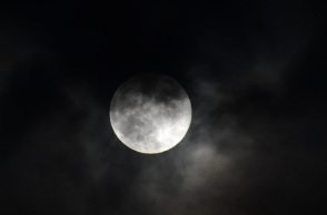 Η θεαματική «Ψυχρή Υπερπανσέληνος» θα φωτίσει τον ουρανό - Η Σελήνη στο υψηλότερο σημείο 