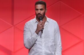 Το «τρίποντο της αλλαγής»: Όταν ο Αλέξης Τσίπρας αποθέωνε τον Νίκο Παππά