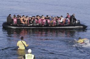Βάρκα με μετανάστες