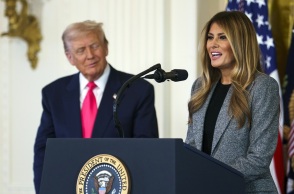 Ο Τραμπ ξέφυγε από την πολιτική και μίλησε για τα εσώρουχα της Μελάνια