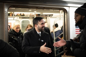 Ο Ζοχράν Μαμντάνι στο μετρό της Νέας Υόρκης © ΕΡΑ/