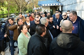 Έφτασαν στο Μέγαρο Μαξίμου οι αγρότες - Σε λίγα λεπτά η συνάντηση με τον Κυριάκο Μητσοτάκη