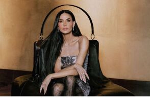 Η Ντέμι Μουρ αποθεώνεται ως Fashion Icon με ασημένιο φόρεμα που κλέβει τις εντυπώσεις