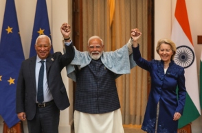 O Πρόεδρος του Ευρωπαϊκού Συμβουλίου, Αντόνιο Λουίς Σάντος ντα Κόστα, με τον Ινδό Πρωθυπουργό Ναρέντρα Μόντι και την Πρόεδρο της Ευρωπαϊκής Επιτροπής, Ούρσουλα φον ντερ Λάιεν