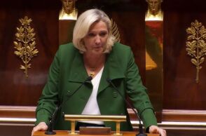 H Μαρίν Λεπέν στο βήμα της γαλλικής Εθνοσυνέλευσης