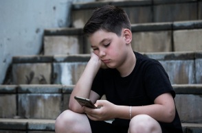 Reuters: Προς απαγόρευση τα social media στην Ελλάδα για παιδιά κάτω των 15 ετών