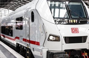 Αμαξοστοιχία της Deutsche Bahn στο Βερολίνο
