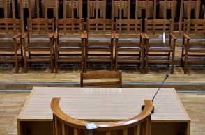 Ενοχος για έναν βιασμό και δύο απόπειρες ο ηθοποιός και σκηνοθέτης - Oι ποινές που επιβλήθηκαν 