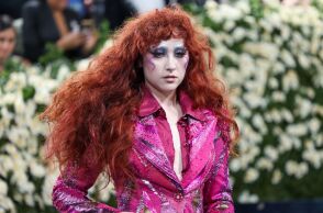 Η Τσαπέλ Ρόουν «κόβει» τους ατζέντηδες της λόγω των αρχέίων Έπσταϊν 