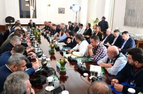 Σε εξέλιξη συνάντηση Μητσοτάκη με κτηνοτρόφους στο Μαξίμου