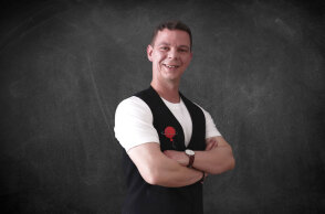 Χρήστος Κυριακίδης | Το μήλο, η πεταλούδα και ο καθηγητής Σιμωνίδης