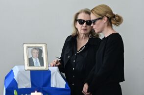 Αναστάσης Παπαληγούρας: Θλίψη στην κηδεία του πρώην υπουργού - Συντετριμμένη η κόρη του, Λένα