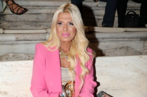 Θύμα διάρρηξης η Μαρίνα Σταυράκη – Την απείλησαν με μαχαίρι, καρέ καρέ η δράση των διαρρηκτών