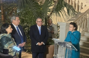 Η Υπουργός Πολιτισμού στα αποκαλυπτήρια προτομής του Κωνσταντίνου Καβάφη στην Πρεσβευτική Κατοικία της Ελλάδας, στο Κάιρο